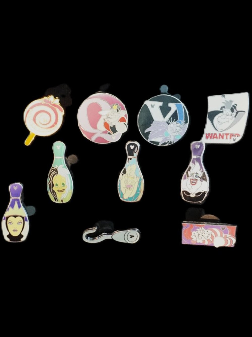 Disney Pin Trading 10 Pin Lot Featuring Disney Villains (033)